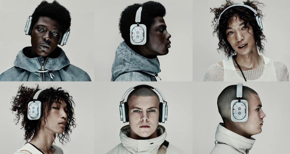 С микрофоном